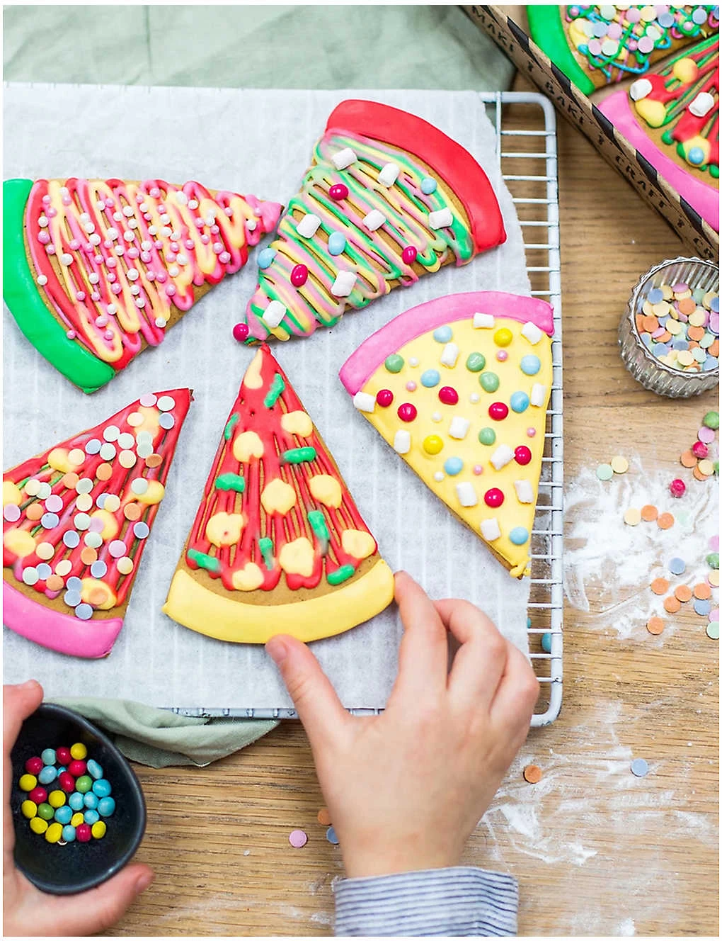 Essential Craft & Crumb Pizza Lovers Biscuit And Craft Kit 650g 5 Essential Craft & Crumb Pizza Lovers Biscuit And Craft Kit 650g - Image 3