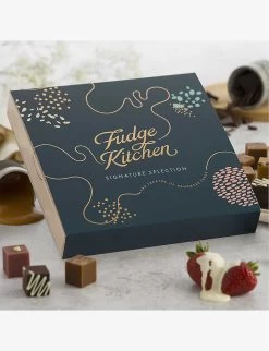Signature Selection 25-piece Fudge Box 550g -Boutique Gourmet Store R04143932 ALT03