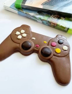 Milk Dark And White Chocolate Gaming Controller 100g 5 Milk Dark And White Chocolate Gaming Controller 100g -Boutique Gourmet Store R04147369 ALT01