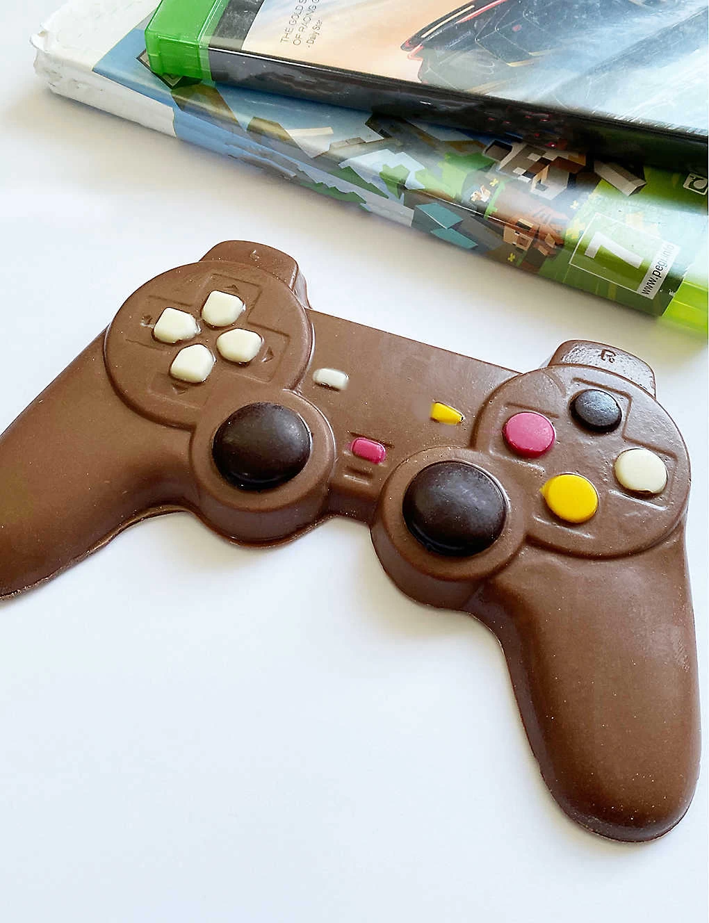 Milk Dark And White Chocolate Gaming Controller 100g 4 Milk Dark And White Chocolate Gaming Controller 100g - Image 2
