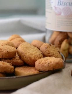 Delicario Sweetcorn Onion And Asiago Cheese Biscuits 200g -Boutique Gourmet Store R04168314 ALT02